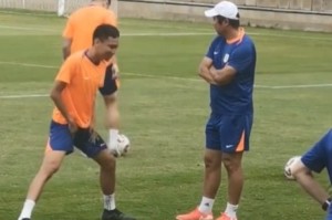 鲁媒：泰山队举行本赛季首个球迷开放日，全新教练组正式亮相